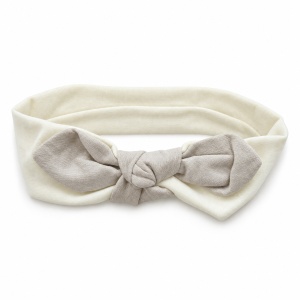 Compleu bebe fetita ivory cu guler brodat si pantaloni, fotografie de produs pe fundal alb