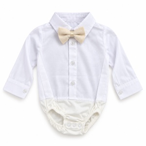 Costum elegant bebe baieti 3 piese ivoire cu sacou, pantaloni si body cu papion, fotografie de produs pe fundal alb