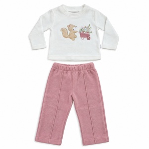 Compleu fetita cu jacheta in carouri, bluza crem si pantaloni roz pudrat, fotografie de produs pe fundal alb