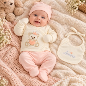 Costum nou nascut fetita 5 piese din bumbac, crem roz cu ursulet si bavetica