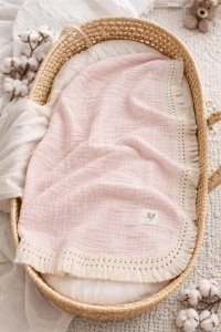 Paturica bebe 90x90 cm din muselina bumbac, roz pal, cu franjuri eleganti