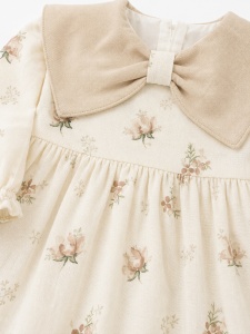 Rochie bebe fetita din muselina crem cu flori si bentita eleganta - Img 6