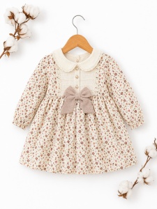 Rochie bebe fetita eleganta florala cu guler si fundita, fotografie de produs pe fundal alb
