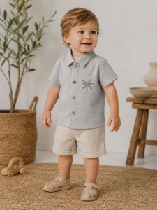 Set bebe baiat elegant vara 2 piese – camasa cu nasturi si pantaloni scurti bej