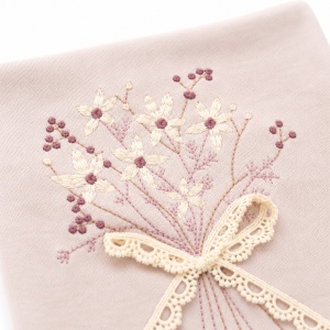 Set nou nascut fetita 10 piese 100% bumbac, lila pudrat, floral, paturica inclusa - Img 4