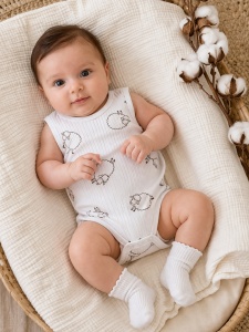 Body bebe alb bumbac ribat fara maneci cu oite body nou nascut vara confort