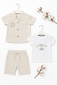 Compleu bebe baieti 3 piese din muselina cu tricou alb din bumbac si pantaloni crem, fotografie de produs pe fundal alb