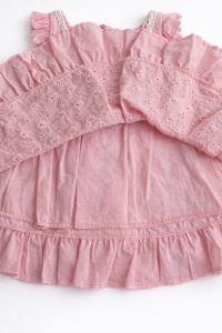 Rochita eleganta bebe fetita roz din bumbac cu broderie florala si fundita - Img 4
