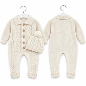 Salopeta bebe din lana naturala crem cu caciula model tricotat cu torsade - Img 3