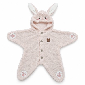 Salopeta bebe roz din material teddy cu gluga si urechi de iepuras, fotografie de produs pe fundal alb