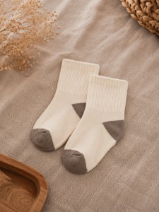 Set 3 perechi sosete copii crem, maro si gri unisex - Img 4