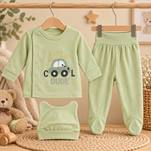 Set bebe 3 piese din bumbac cu bluza, pantaloni cu botosei si caciulita, verde - Img 2