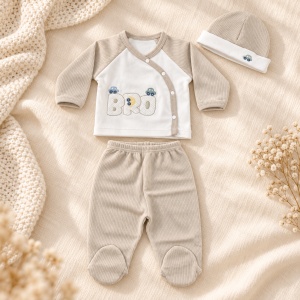 Set nou nascut 10 piese din bumbac, crem-bej, masinute brodate, paturica si accesorii - Img 3
