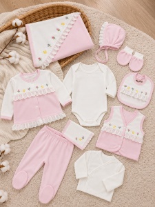 Set nou nascut fetita 10 piese 100% bumbac, roz, flori brodate, paturica inclusa