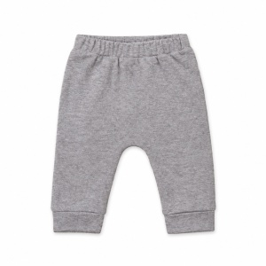 Costum bebe baiat gri in carouri cu body alb, papion bordo si pantaloni, fotografie de produs pe fundal alb
