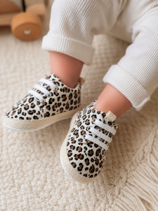 Pantofi bebe leopard tip sneakers cu talpa antiderapanta si sireturi moi