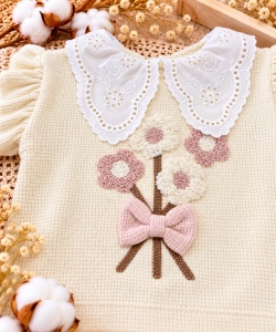 Set bebe fetite 5 piese roz ivoire cu flori, pantaloni, bluza, bentita, manusi si bavetica - Img 4