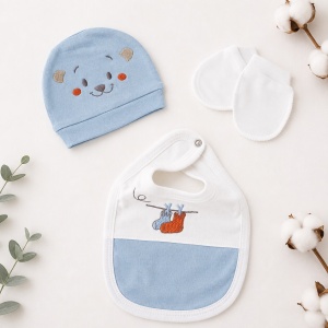 Set nou nascut 10 piese bleu cu ursulet din bumbac, complet pentru bebelusi, prezentare in decor