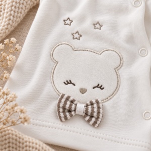 Set nou nascut 10 piese din bumbac, crem-bej, ursulet brodat, paturica si accesorii - Img 3