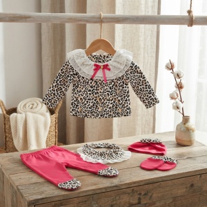 Set nou nascut fetita 5 piese bumbac rosu cu imprimeu leopard, dantela si pantaloni cu botosei