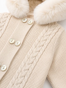 Combinezon bebe iarna cu gluga si blanita tricotat gros crem unisex - Img 6