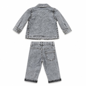 Compleu baieti 3 piese cu blugi gri geaca denim si bluza din bumbac cu imprimeu, fotografie de produs pe fundal alb