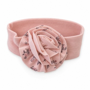 Costum bebe fetita 3 piese roz cu floricele, bluza, pantaloni cu botosei si bentita, fotografie de produs pe fundal alb