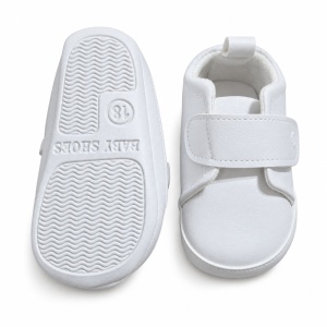 Pantofiori bebe albi din piele ecologica cu arici si inimioara brodata - Img 4