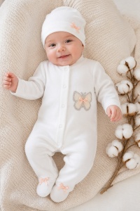 Salopeta bebe fetita alba cu caciulita si aplicatie fluture eleganta din bumbac