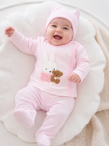 Set bebelusi 3 piese din bumbac cu caciulita, compleu roz cu iepuras pentru nou nascut