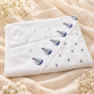 Set nou nascut 10 piese bumbac alb cu barcute, paturica, body, pantaloni si accesorii - Img 3