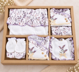 Set nou nascut 10 piese din muselina, imprimeu floral, bluza, salopeta, pantaloni, caciulita si accesorii - Img 2