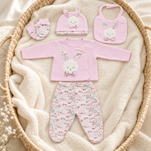 Set nou-nascut fetita 5 piese din bumbac roz cu iepuras si pantaloni cu botosei