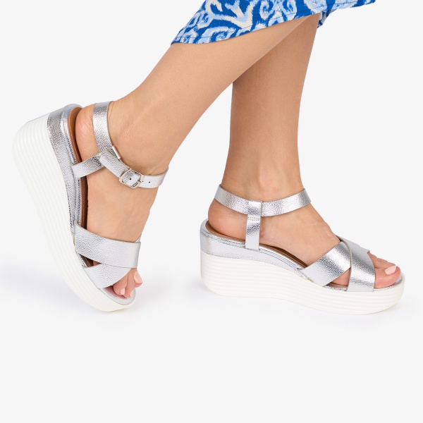 SANDALE dama Piele ECOLOGICA CU PLATFORMA CRL1015 Culoare: Argintiu - Img 2