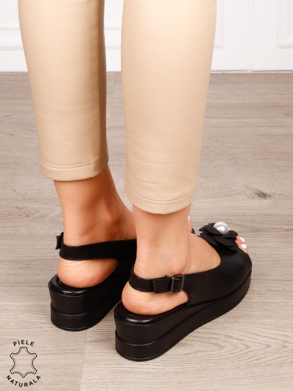 Sandale damă din piele naturală model elegant cu platformă și floare decorativă CRL1657 NEGRU - Img 3