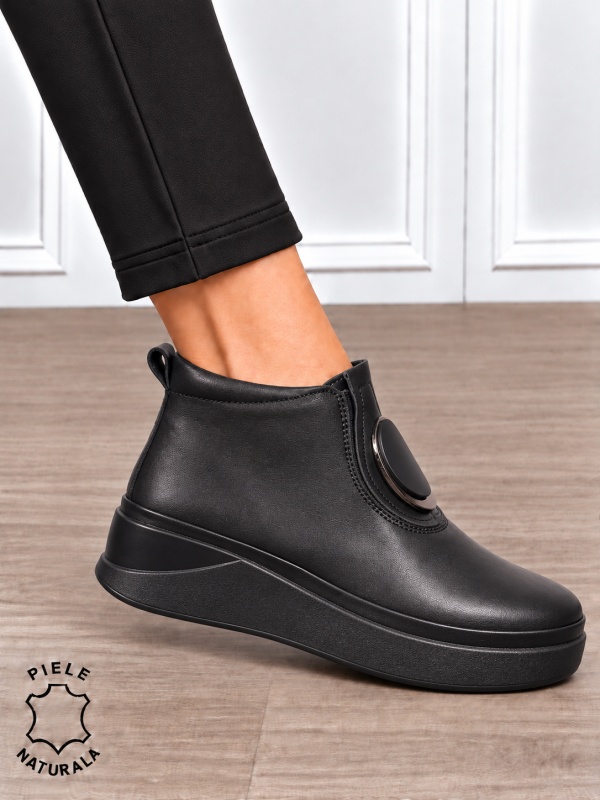 Ghete damă din piele naturală cu accesoriu metalic decorativ CRL1903 NEGRU - Img 2