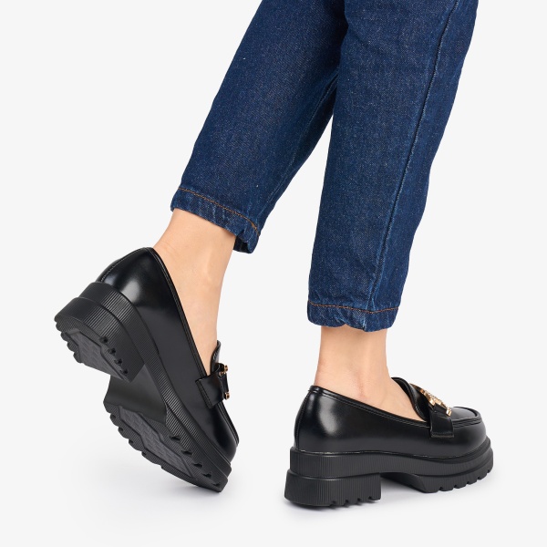 Mocasini DAMA din PIELE ECOLOGICA CU detaliu AURIU CRL0956 CULOARE: NEGRU - Img 3