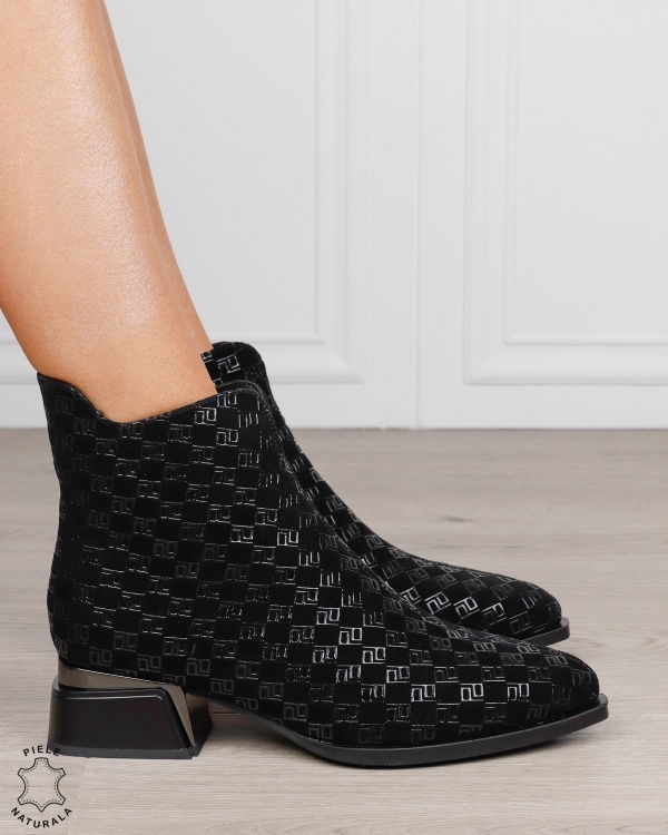 Botine damă din piele naturală întoarsă, cu model imprimat și detalii metalice CRL1884 NEGRU - Img 3