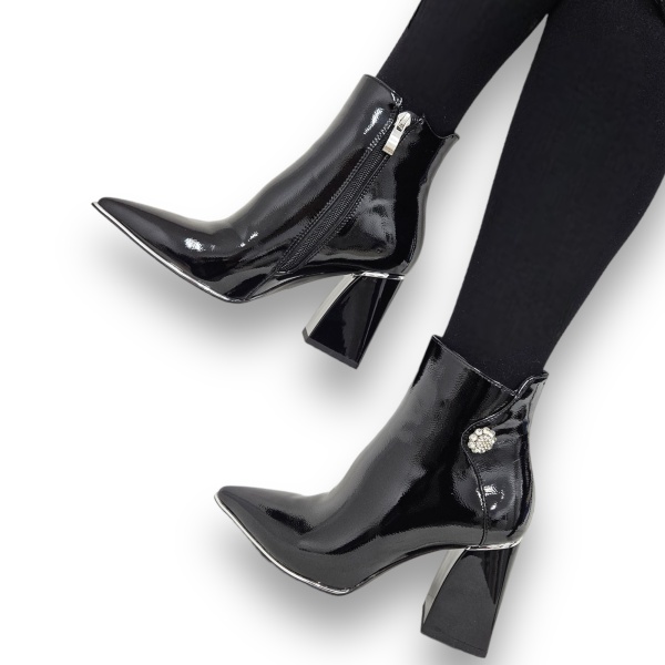 Botine DAMA Elegante din PIELE Ecologica Lacuita cu FERMOAR si Stras CRL0935 CULOARE: Negru - Img 3