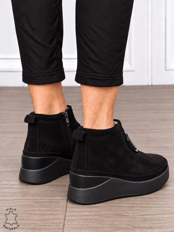 Ghete damă din piele naturală Intoarsa cu accesoriu metalic decorativ CRL1903 NEGRU - Img 3