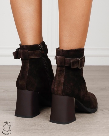 Botine damă din piele naturală întoarsă, cu elastic frontal și baretă cu cataramă CRL1885 CAFENIU - Img 3