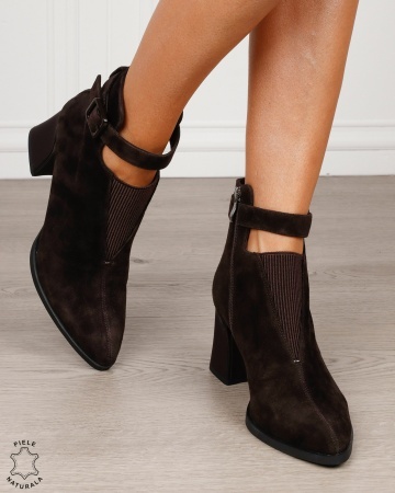 Botine damă din piele naturală întoarsă, cu elastic frontal și baretă cu cataramă CRL1885 CAFENIU - Img 4