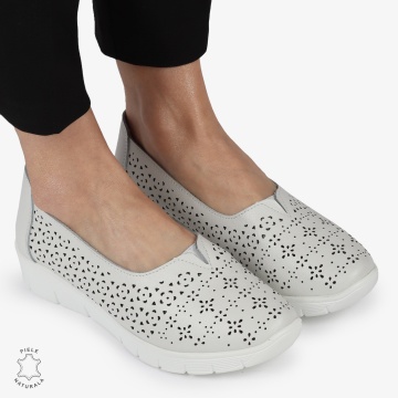 Balerini dama din Piele Naturala CU MICI PERFORATI CRL1416 ALB
