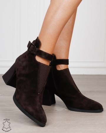 Botine damă din piele naturală întoarsă, cu elastic frontal și baretă cu cataramă CRL1885 CAFENIU