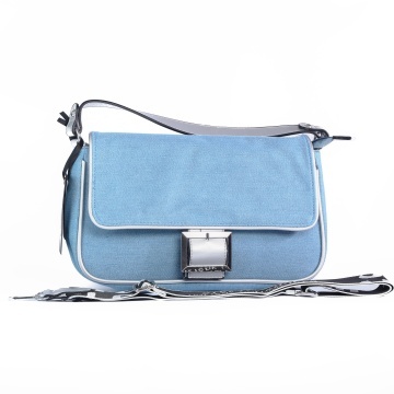 GEANTA DENIM CU CATARAMA DECORATIVA CRL 8836 ARGINTIU