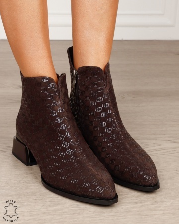 Botine damă din piele naturală întoarsă, cu model imprimat și detalii metalice CRL1884 CAFENIU - Img 2
