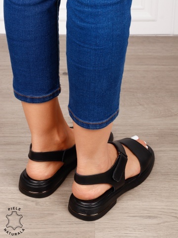 Sandale damă din piele naturală model casual cu talpă joasă și design modern CRL1646 NEGRU - Img 3