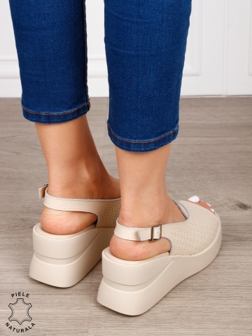 Sandale damă din piele naturală model simplu și confortabil cu platformă CRL1645 BEJ - Img 3