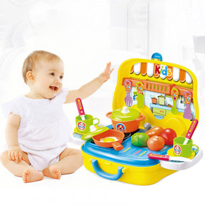 Set Bucatarie Copii "Valiza pe roti" 2 in 1, maner portabil si roti, lumini si sunet, cu accesorii de bucatarie