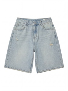 Pantaloni scurți din denim light wash cu tiv destrămat - Img 5